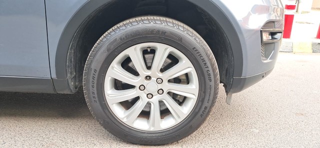 Second-hand 2018 Land Rover Discovery HSE 3.0 TD6 for sale in New Delhi-20