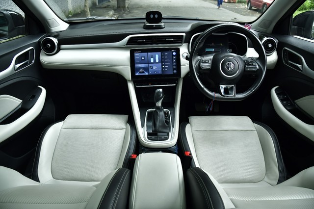 Second-hand 2023 MG Astor Sharp CVT BSVI for sale in Kolkata-7