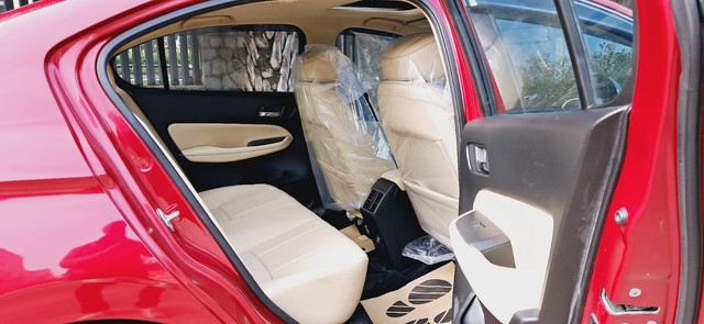 Second-hand 2022 Honda City ZX CVT for sale in New Delhi-14