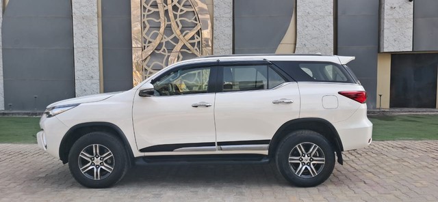 Second-hand 2020 Toyota Fortuner 2.8 2WD AT for sale in New Delhi-4