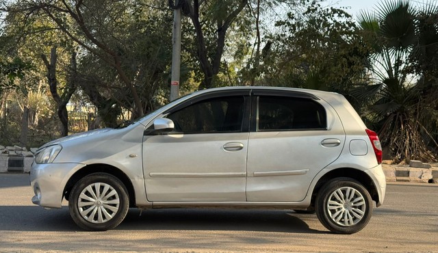 Second-hand 2013 Toyota Etios Liva G for sale in New Delhi-4