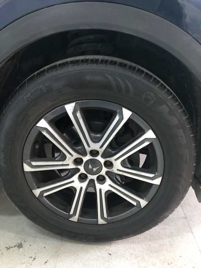 Second-hand 2022 Mahindra XUV700 AX7 Diesel AT BSVI for sale in New Delhi-3