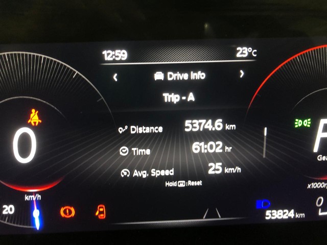 Second-hand 2022 Mahindra XUV700 AX7 Diesel AT BSVI for sale in New Delhi-6