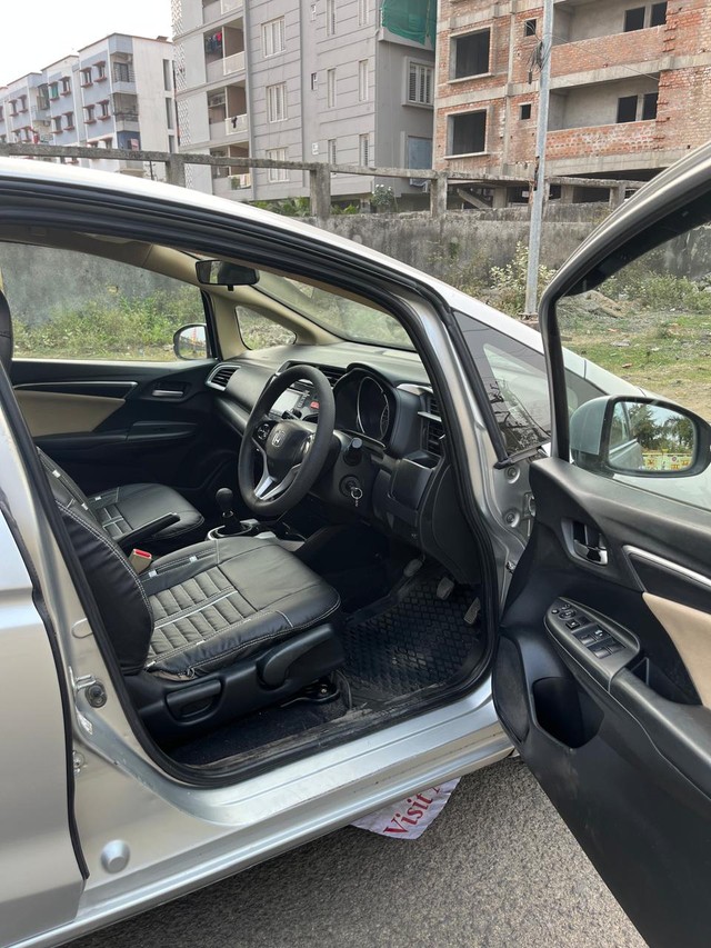 Second-hand 2015 Honda Jazz 1.5 V i DTEC for sale in Nagpur-8