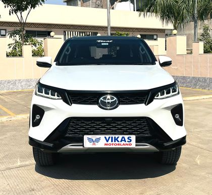 2024 Toyota Fortuner 4x2 डीजल एटी