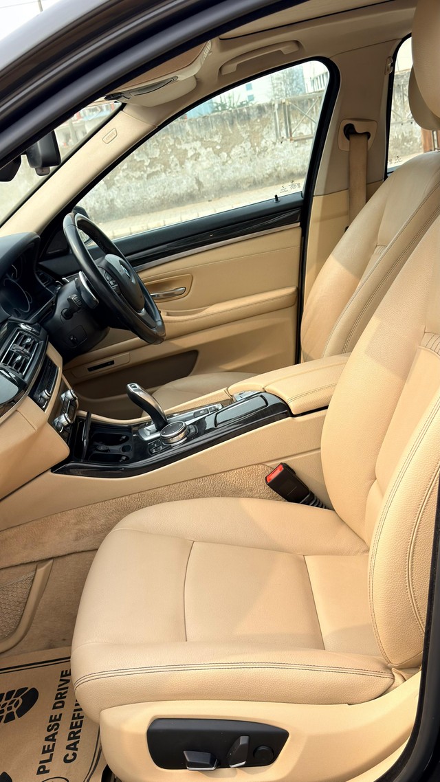 Second-hand 2016 BMW 5 Series 520d Luxury Line for sale in Lucknow-13