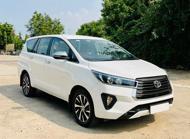 Toyota Innova Crysta 2.4 जेडएक्स 7 STR Second-hand 2021 Toyota Innova Crysta 2.4 जेडएक्स 7 STR for sale in Ahmedabad