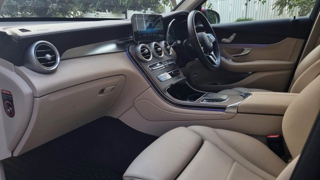 Second-hand 2021 Mercedes-Benz GLC 220d 4MATIC for sale in New Delhi-12