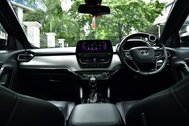 Second-hand 2022 Tata Harrier XZA Plus AT BSVI for sale in Kolkata-6