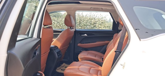 Second-hand 2022 MG Hector Sharp CVT for sale in New Delhi-24