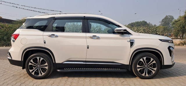 Second-hand 2022 MG Hector Sharp CVT for sale in New Delhi-1