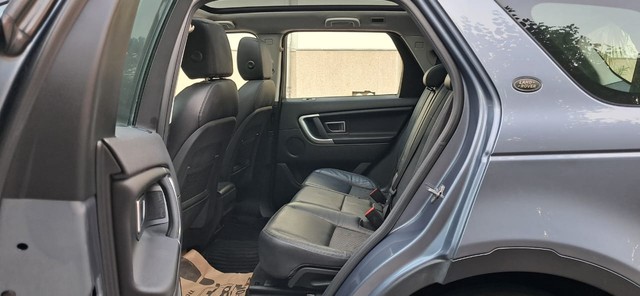 Second-hand 2018 Land Rover Discovery HSE 3.0 TD6 for sale in New Delhi-9