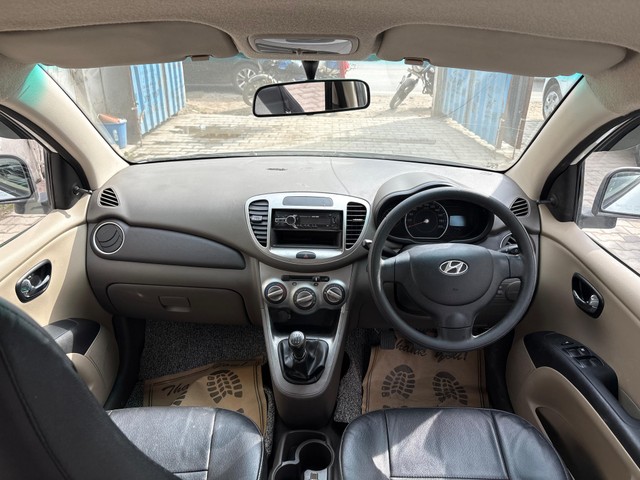 Hyundai i10 Magna 1.1L Second-hand 2017 Hyundai i10 Magna 1.1L for sale in Agra-5