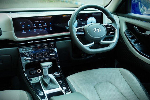 Second-hand 2024 Hyundai Creta SX (O) iVT for sale in Kolkata-15