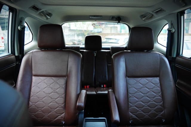 Toyota Innova Hycross ZX Hybrid Second-hand 2023 Toyota Innova Hycross ZX Hybrid for sale in Kolkata-13