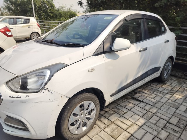 Second-hand 2017 Hyundai Xcent 1.2 CRDi E for sale in Etawah-5