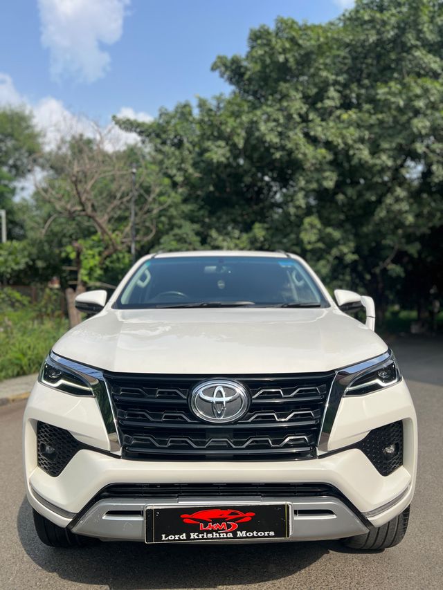 Toyota Fortuner 4X2 AT Second-hand 2024 Toyota Fortuner 4X2 AT for sale in New Delhi