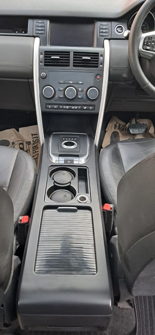 Second-hand 2018 Land Rover Discovery HSE 3.0 TD6 for sale in New Delhi-12