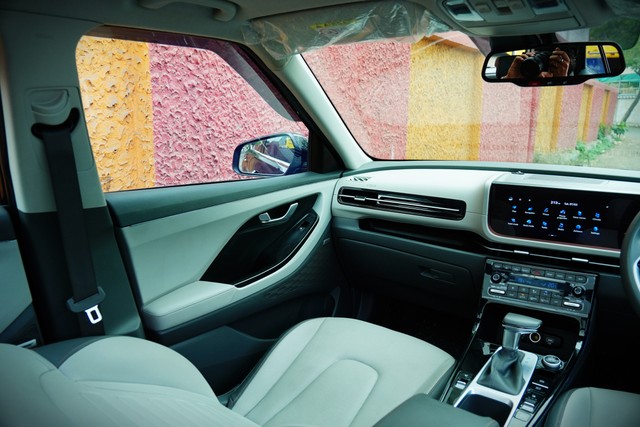 Second-hand 2024 Hyundai Creta SX (O) iVT for sale in Kolkata-14