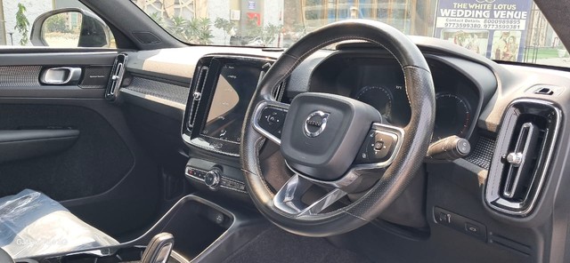 Second-hand 2021 Volvo XC40 T4 R-Design for sale in New Delhi-5