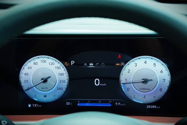 Second-hand 2024 Hyundai Creta SX (O) iVT for sale in Kolkata-16