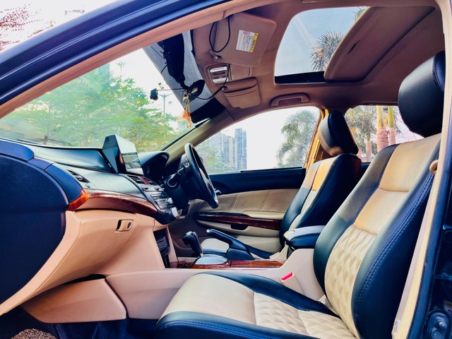 Honda New Accord 2.4 A/T Second-hand 2011 Honda New Accord 2.4 A/T for sale in Thane-6