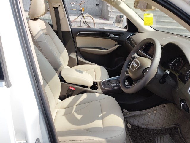 Second-hand 2017 Audi Q5 30 TDI quattro Premium for sale in New Delhi-20