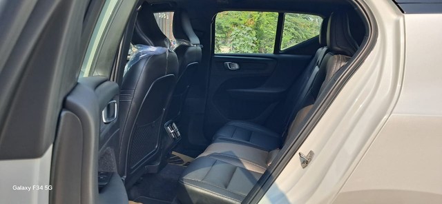 Second-hand 2021 Volvo XC40 T4 R-Design for sale in New Delhi-16