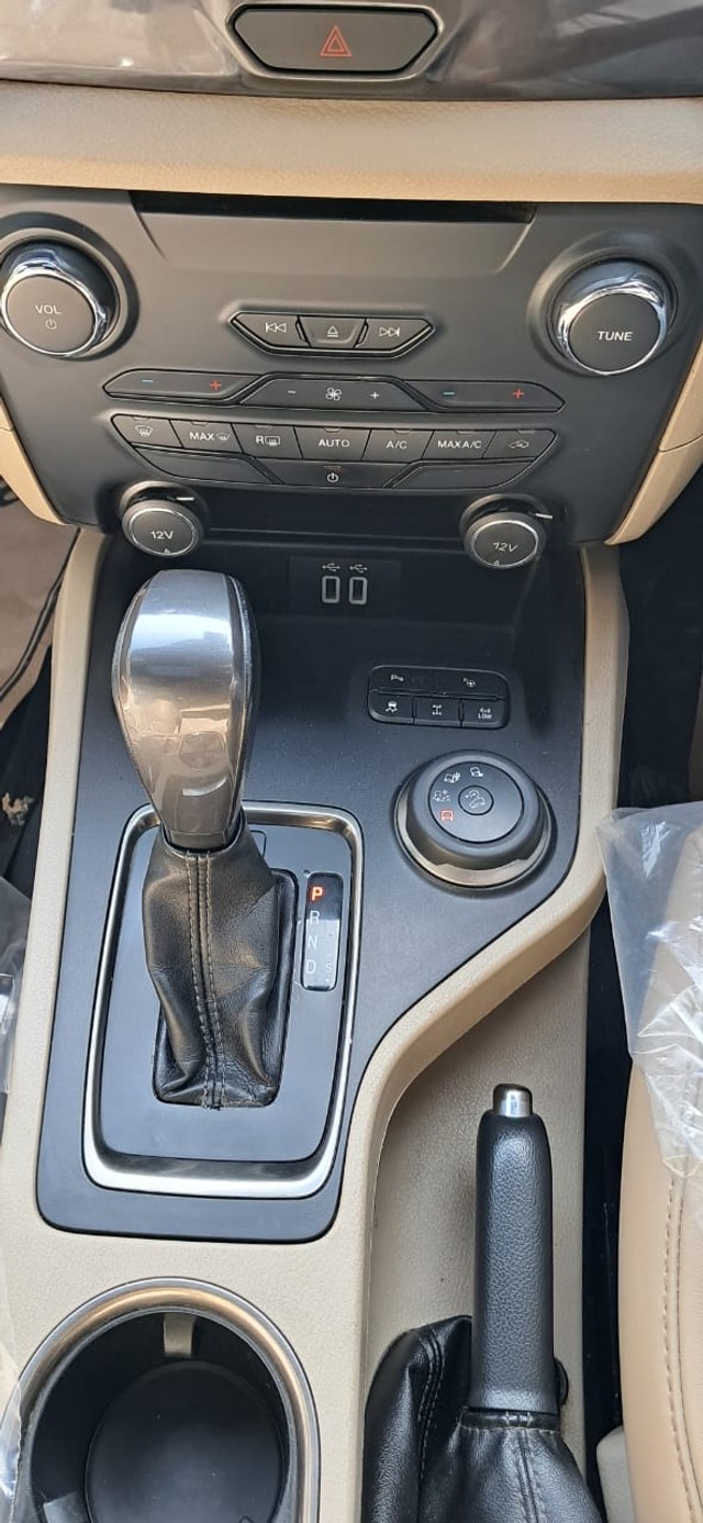 Second-hand 2018 Ford Endeavour 3.2 Titanium AT 4X4 for sale in New Delhi-8