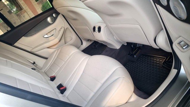 Second-hand 2022 Mercedes-Benz GLC 200 for sale in New Delhi-7