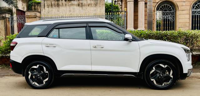 https://images10.gaadi.com/usedcar_image/UKQ1.230924.001/original/9d164242-d567-44a2-8fee-88c4cdacb35e.jpg?imwidth=6401