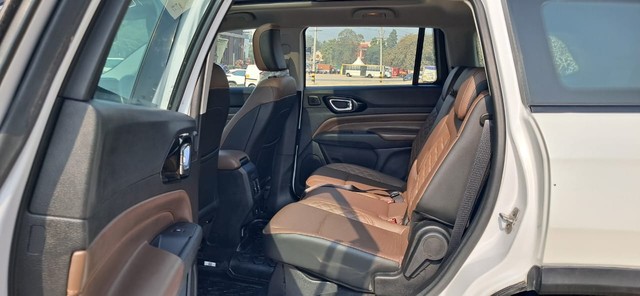 Second-hand 2022 Jeep Meridian Limited Opt AT 4x4 BSVI for sale in New Delhi-24