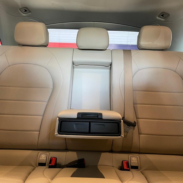 Second-hand 2022 Mercedes-Benz GLC 200 for sale in Jaipur-30