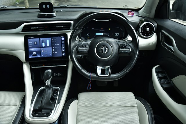 Second-hand 2023 MG Astor Sharp CVT BSVI for sale in Kolkata-16