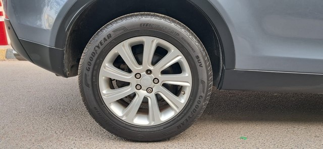 Second-hand 2018 Land Rover Discovery HSE 3.0 TD6 for sale in New Delhi-24