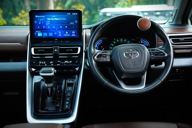 Toyota Innova Hycross ZX Hybrid Second-hand 2023 Toyota Innova Hycross ZX Hybrid for sale in Kolkata-11