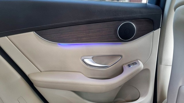 Second-hand 2021 Mercedes-Benz GLC 220d 4MATIC for sale in New Delhi-14