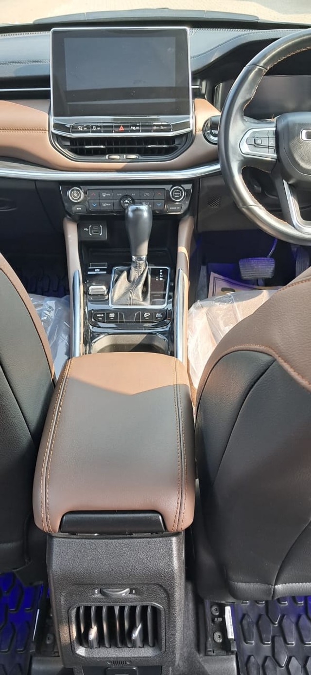 Second-hand 2022 Jeep Meridian Limited Opt AT 4x4 BSVI for sale in New Delhi-22