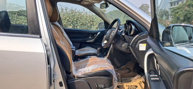 Second-hand 2019 Mahindra XUV500 W11 AT BSIV for sale in New Delhi-10