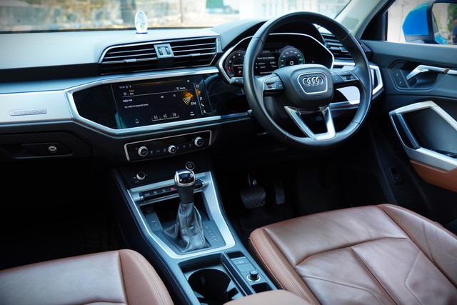 Second-hand 2023 Audi Q3 Sportback 40TFSI Quattro for sale in Kolkata-14