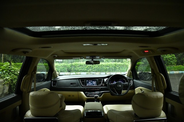 Kia Carnival Prestige 6 STR Second-hand 2020 Kia Carnival Prestige 6 STR for sale in Kolkata-6