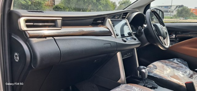 Second-hand 2022 Toyota Innova Crysta 2.4 ZX 7 STR AT for sale in New Delhi-20