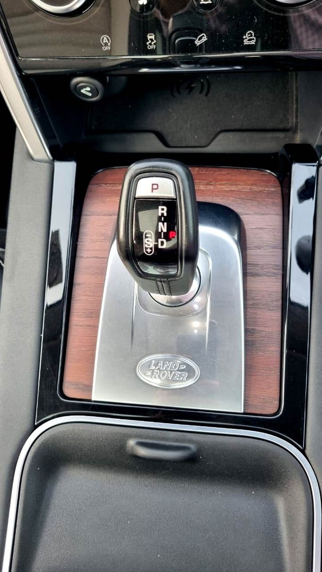 Second-hand 2021 Land Rover Discovery Sport Dynamic SE Diesel for sale in New Delhi-14