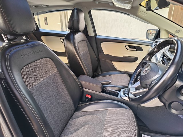 Second-hand 2023 Tata Altroz XZ Plus S for sale in Ludhiana-8