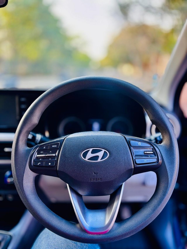 Second-hand 2025 Hyundai Grand i10 Nios Sportz Duo CNG for sale in New Delhi-6