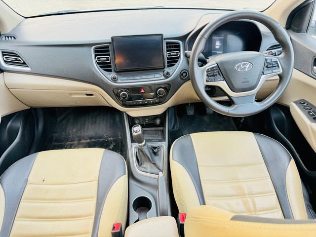 Second-hand 2022 Hyundai Verna SX for sale in Pune-4