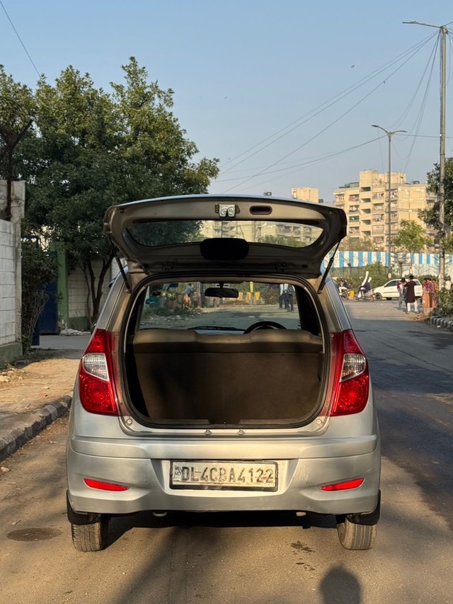 Second-hand 2014 Hyundai i10 Magna for sale in New Delhi-12