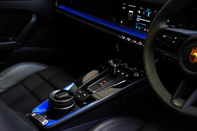 Second-hand 2024 Porsche 911 Carrera for sale in Kolkata-16