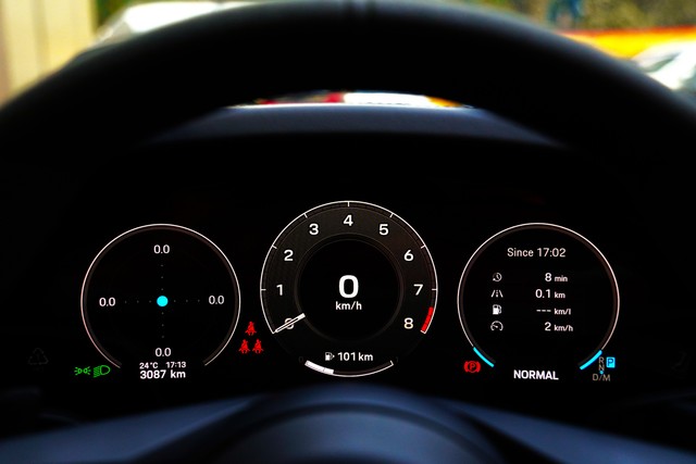 Second-hand 2024 Porsche 911 Carrera for sale in Kolkata-23