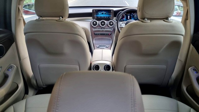 Second-hand 2021 Mercedes-Benz GLC 220d 4MATIC for sale in New Delhi-18